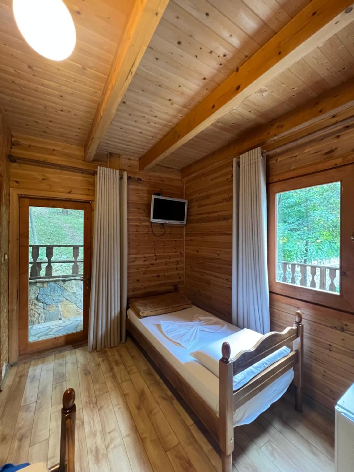 Vila Pepaj Razëm Esterno foto